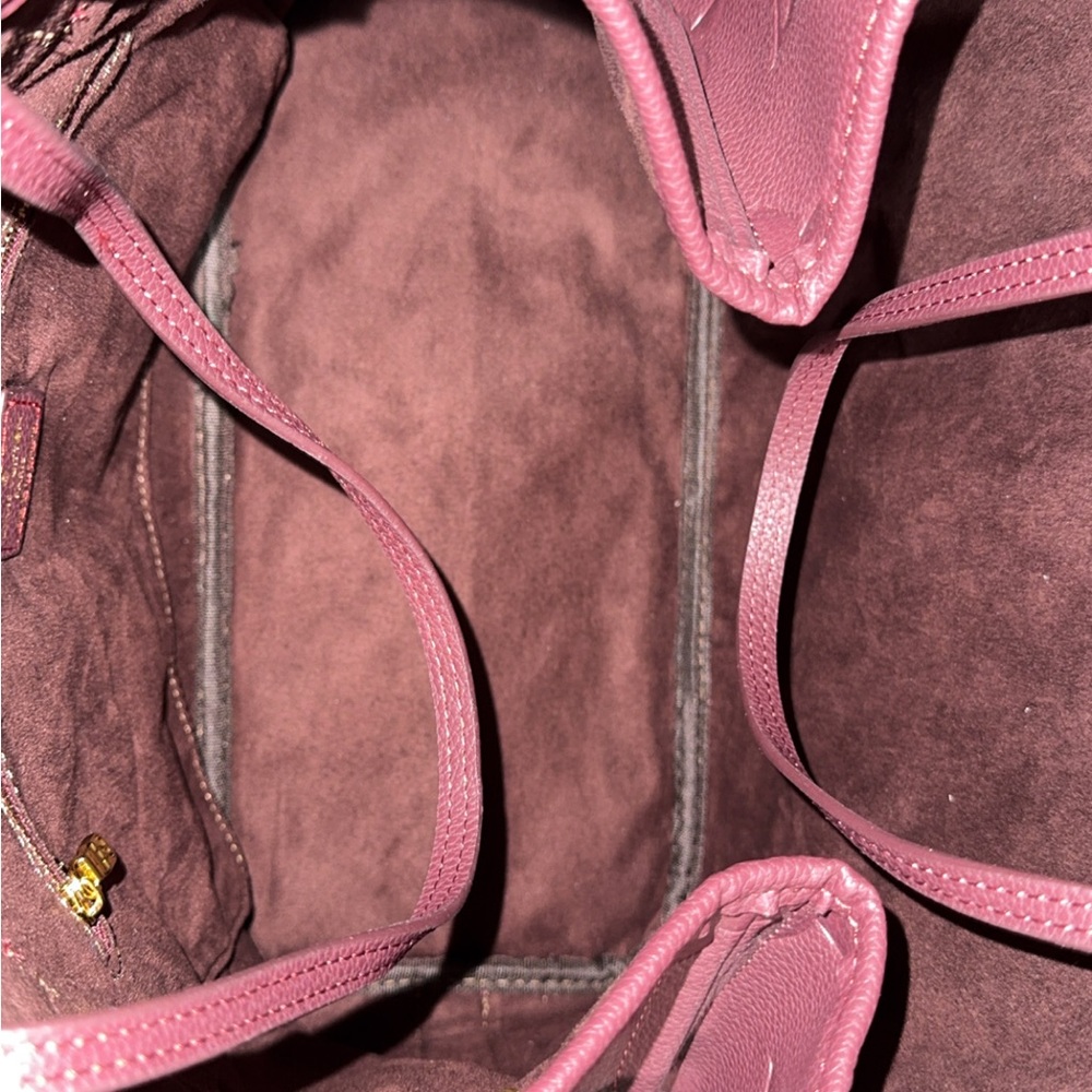 Elegant Burgundy Designer Like Tote Bag - Picture 3 of 4